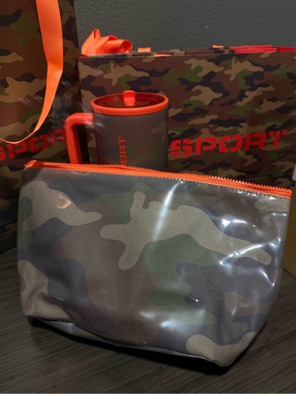 Dairy boy LARGE CAMO DECOY MAKEUP BAG